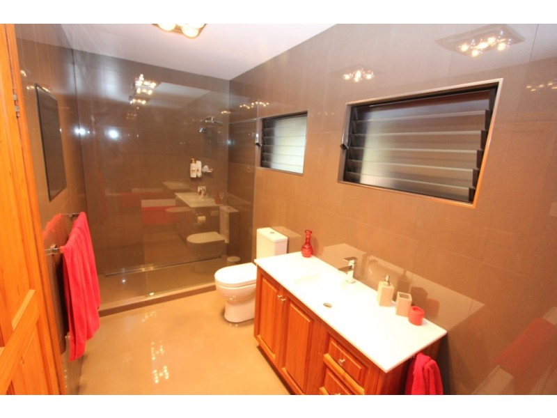 82 Kingaroy Cooyar Rd, Kingaroy QLD 4610