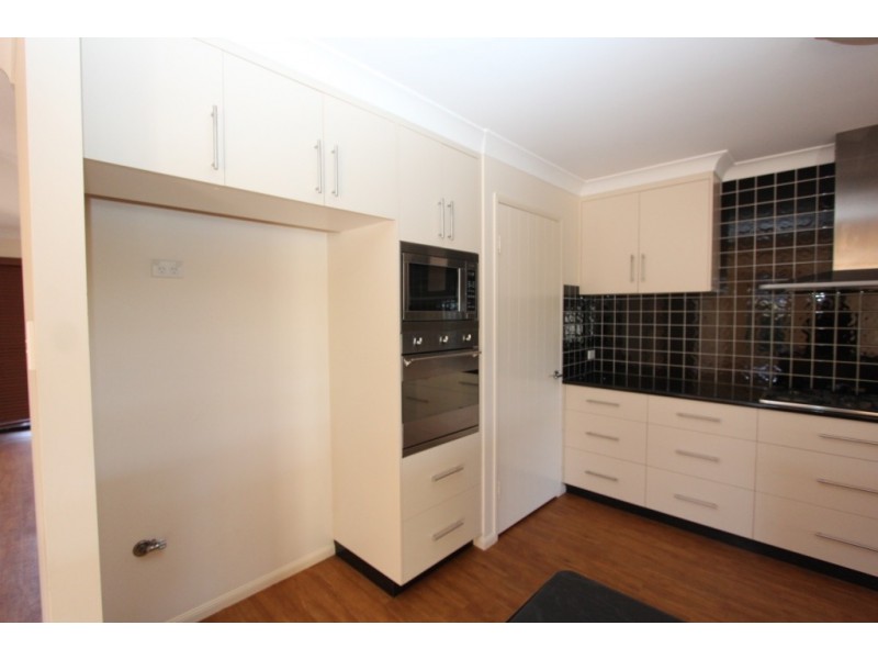 28 Hillview Parade, Kingaroy QLD 4610