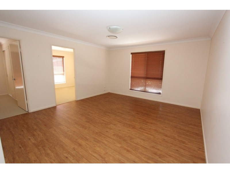 28 Hillview Parade, Kingaroy QLD 4610