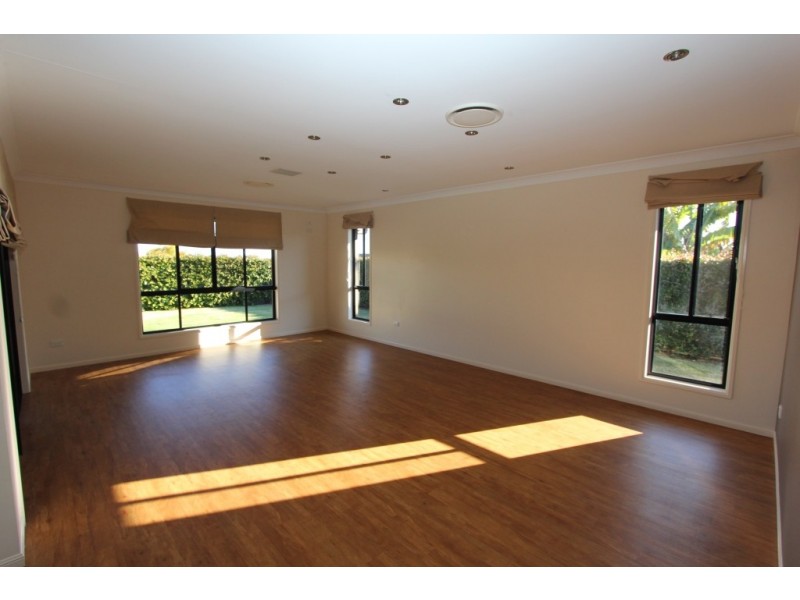 28 Hillview Parade, Kingaroy QLD 4610