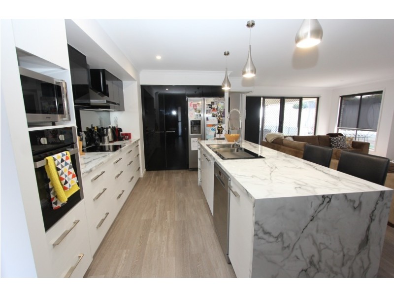 19 Bridgeman Pde, Kingaroy QLD 4610