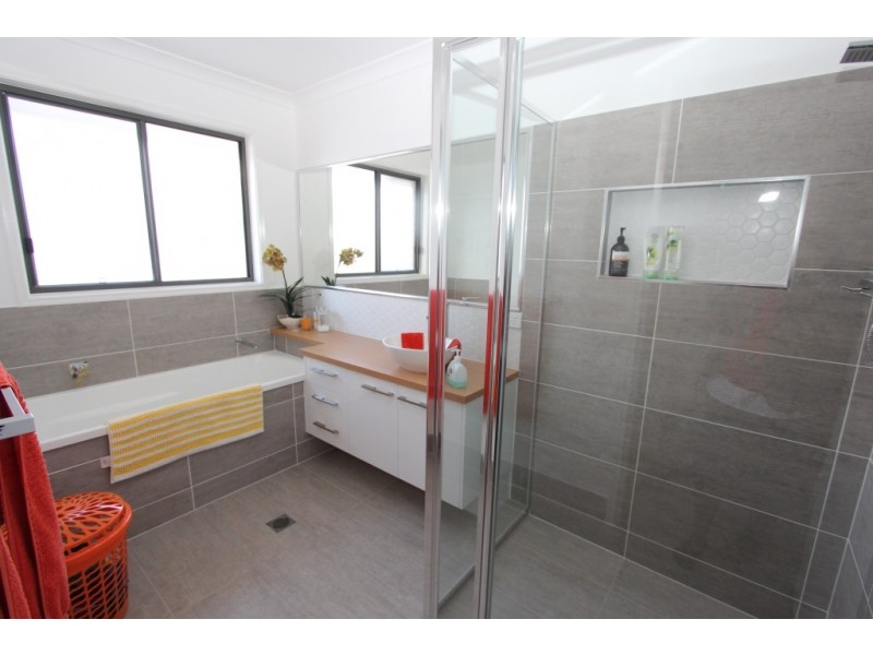 19 Bridgeman Pde, Kingaroy QLD 4610