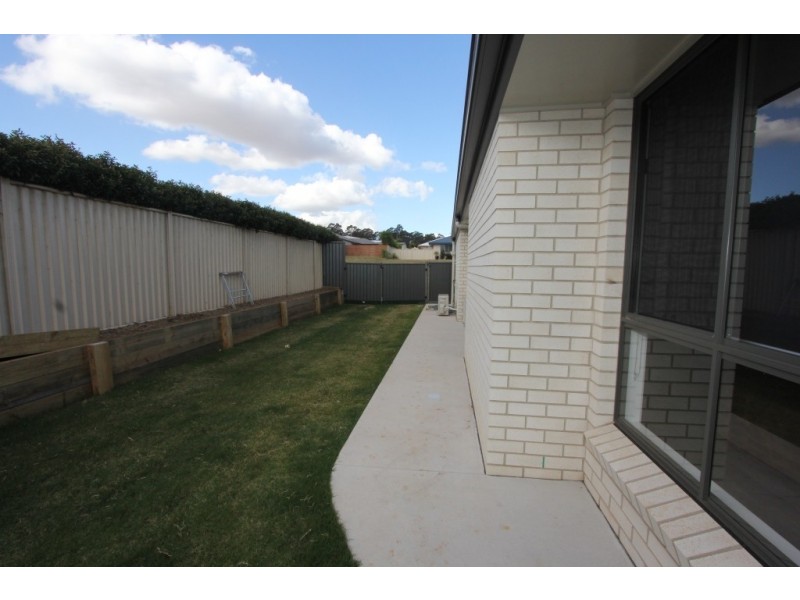 19 Bridgeman Pde, Kingaroy QLD 4610
