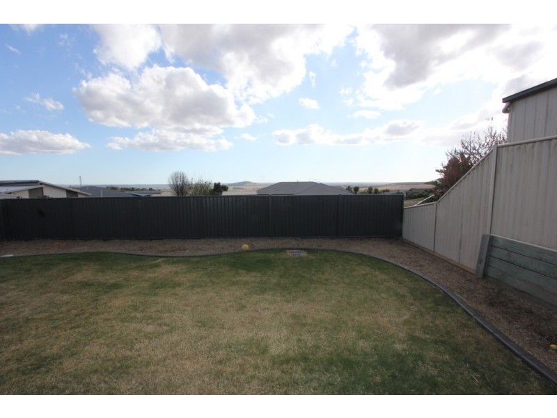 19 Bridgeman Pde, Kingaroy QLD 4610