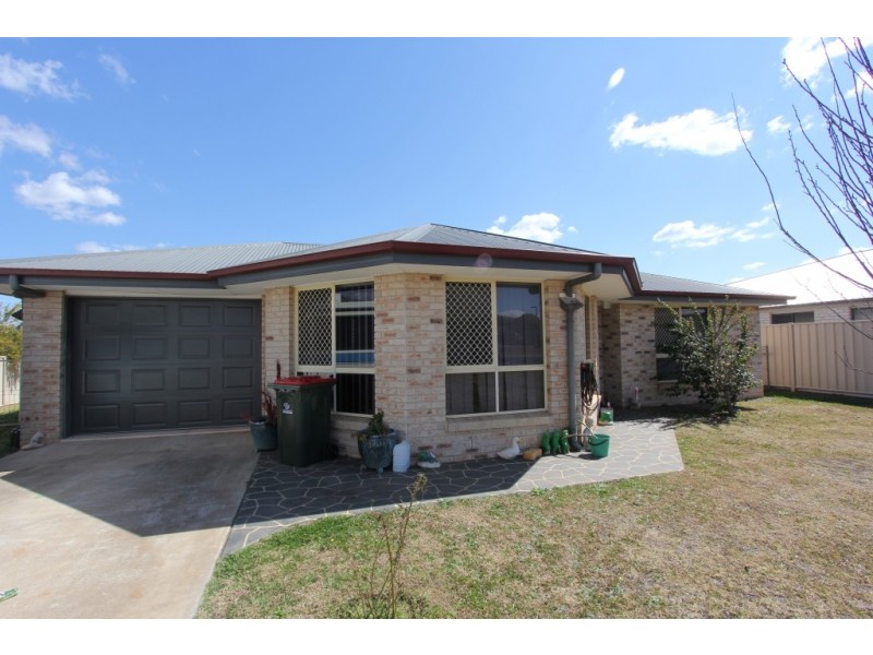 82 Windsor Circle, Kingaroy QLD 4610