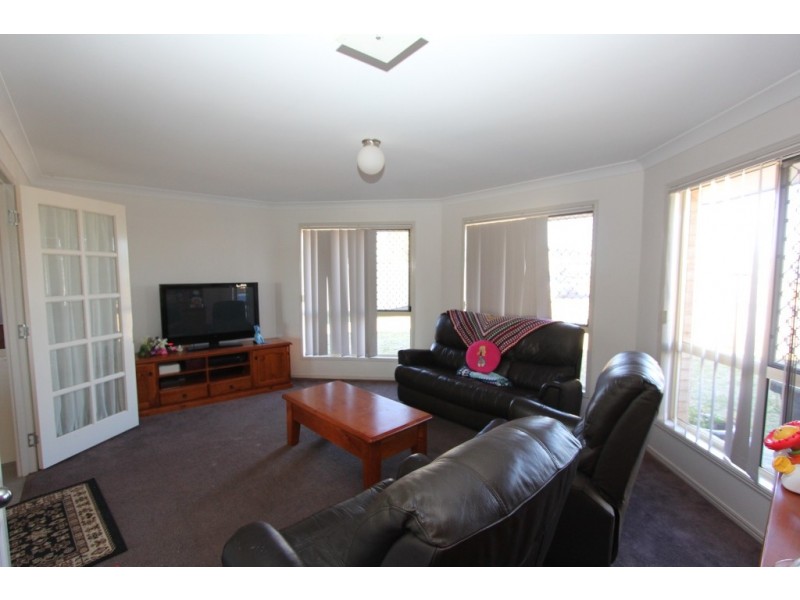 82 Windsor Circle, Kingaroy QLD 4610