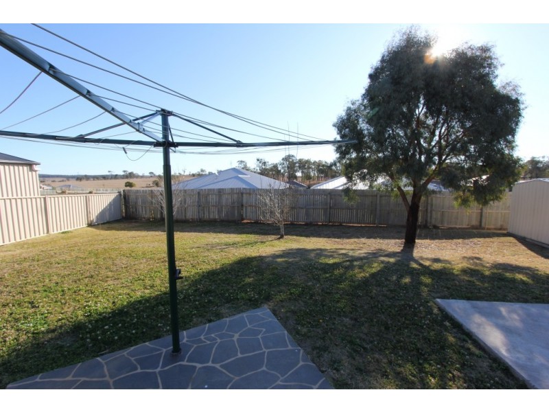 82 Windsor Circle, Kingaroy QLD 4610