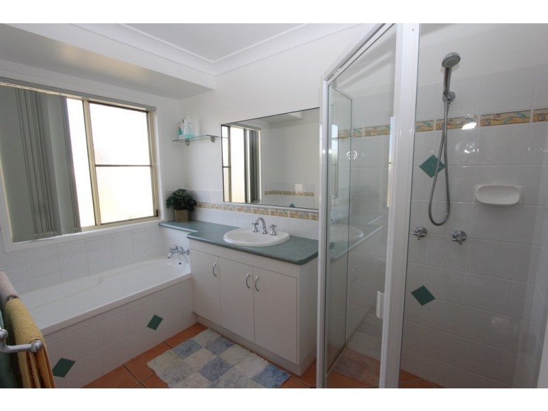 4 Hillview Parade, Kingaroy QLD 4610