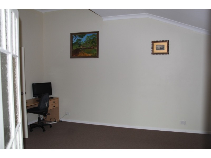 Cushnie QLD 4608