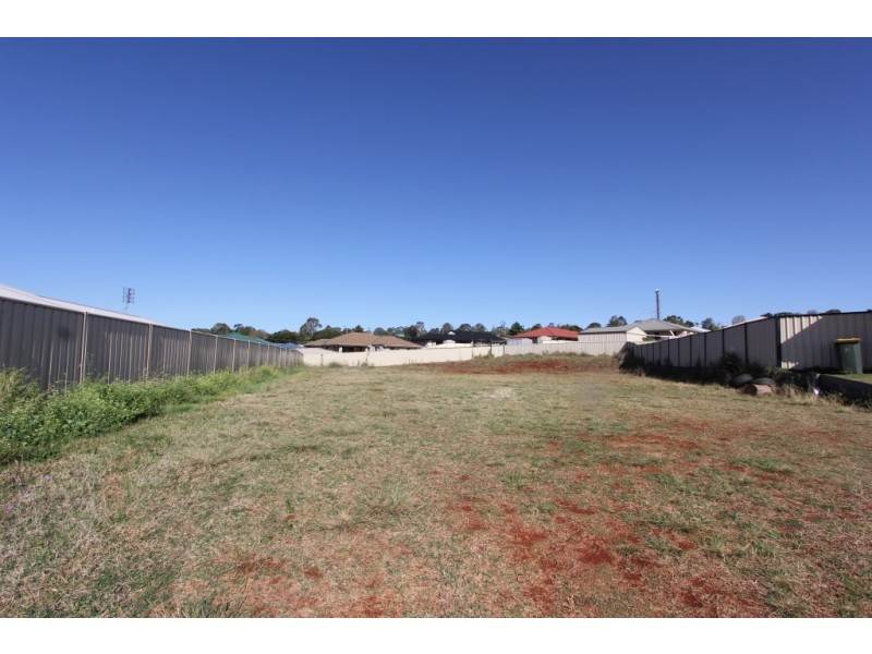 13 Lara Crt, Kingaroy QLD 4610