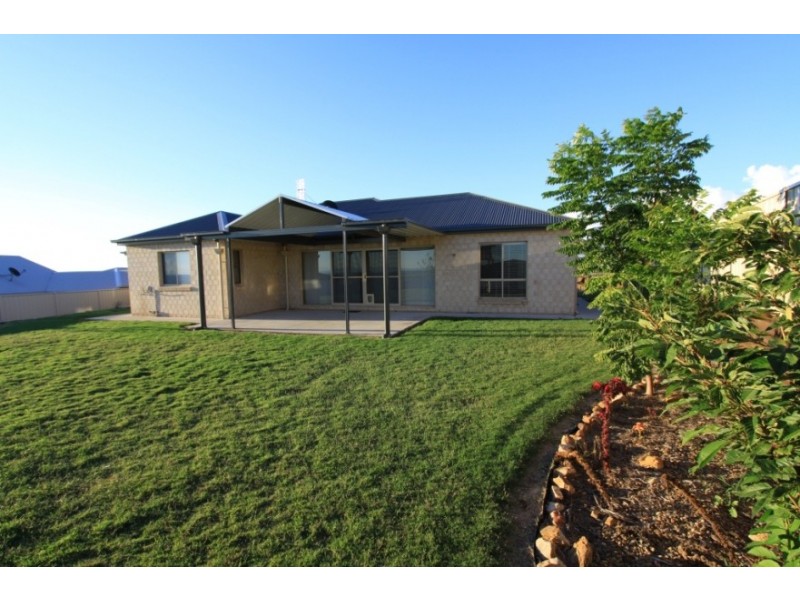 3 Ashby Crt, Kingaroy QLD 4610