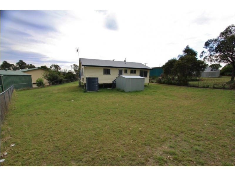 26 Deakin Street, Nanango QLD 4615