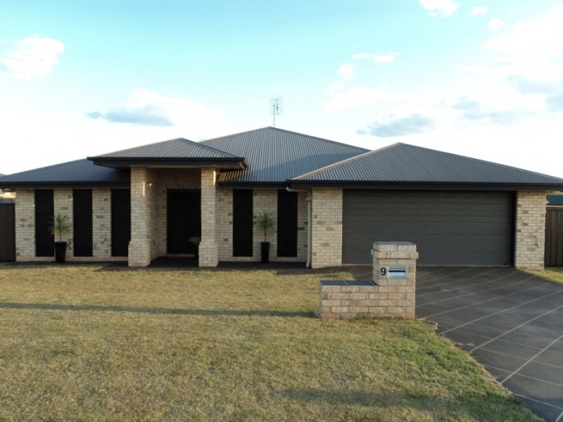 9 Bridgeman Parade, Kingaroy QLD 4610