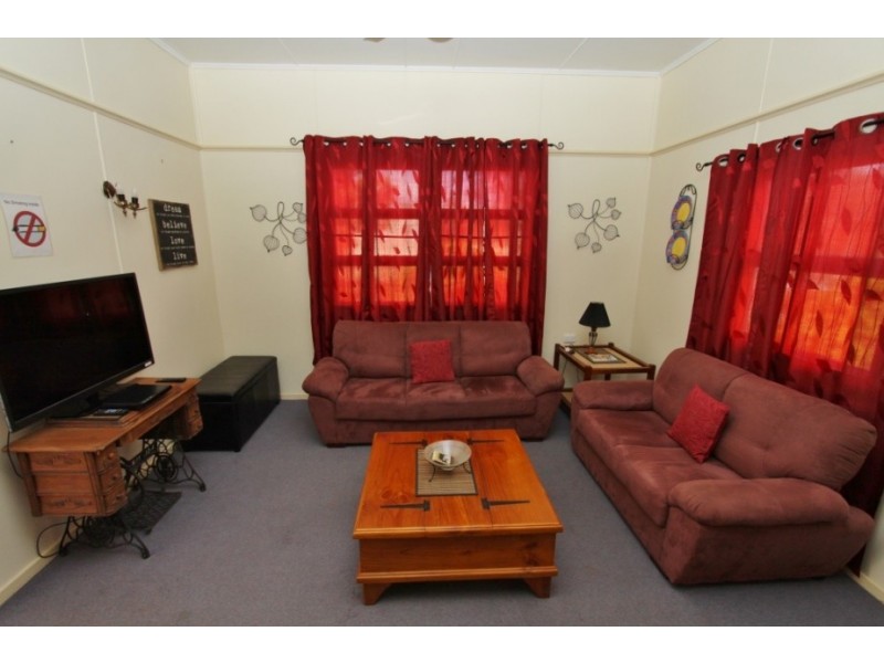 3 Mant Street, Kingaroy QLD 4610