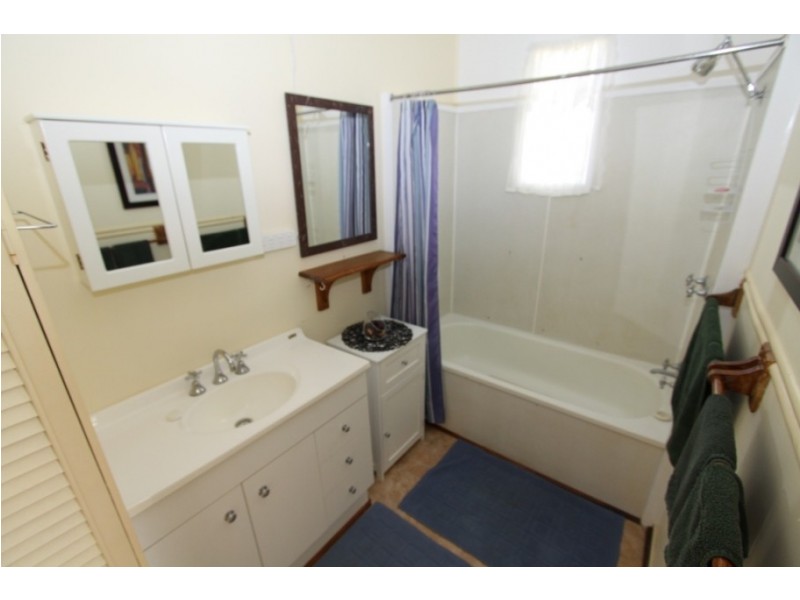 3 Mant Street, Kingaroy QLD 4610