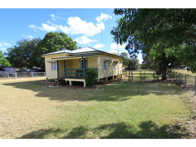 25 Hodge Street, Kingaroy QLD 4610