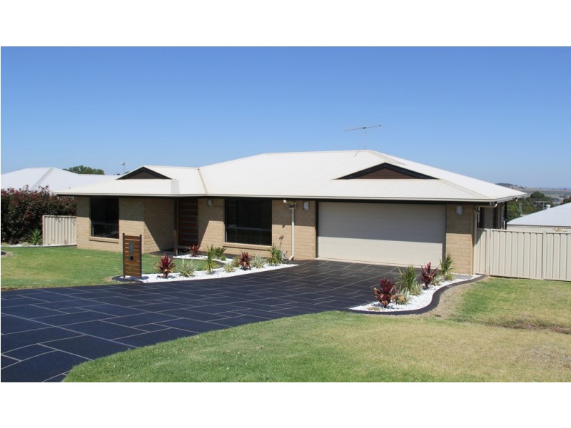 25 Hillview Parade, Kingaroy QLD 4610