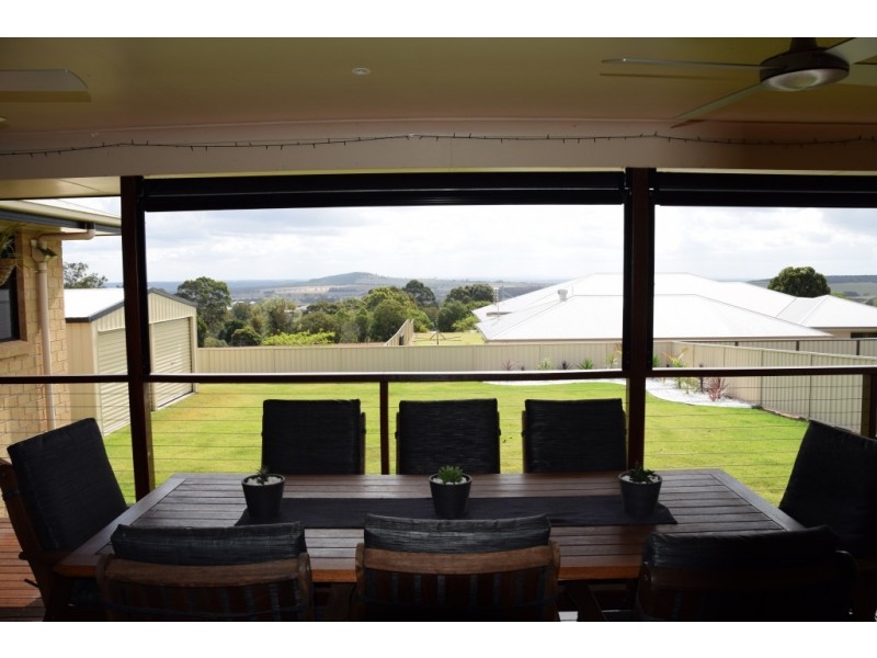 25 Hillview Parade, Kingaroy QLD 4610