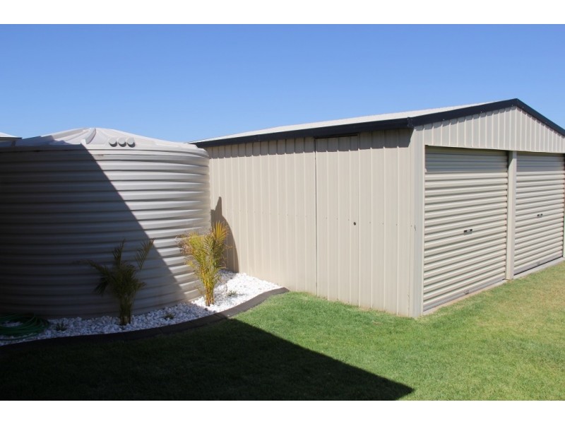 25 Hillview Parade, Kingaroy QLD 4610