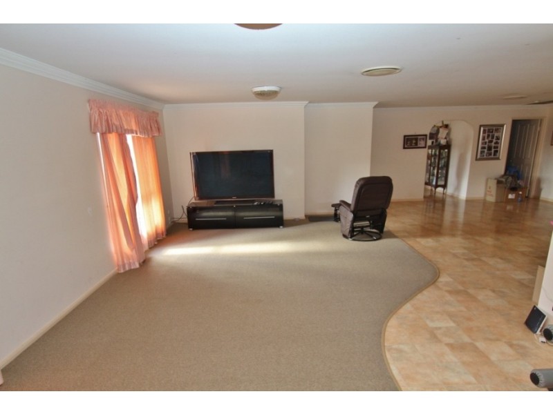 13 Olive Grove, Kingaroy QLD 4610