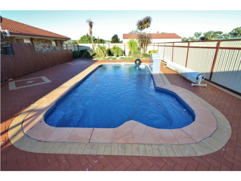 13 Olive Grove, Kingaroy QLD 4610