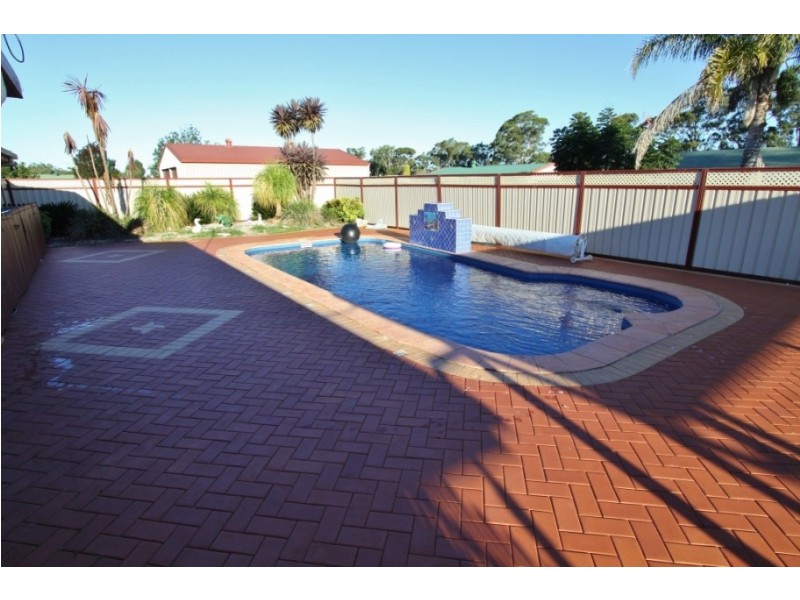 13 Olive Grove, Kingaroy QLD 4610