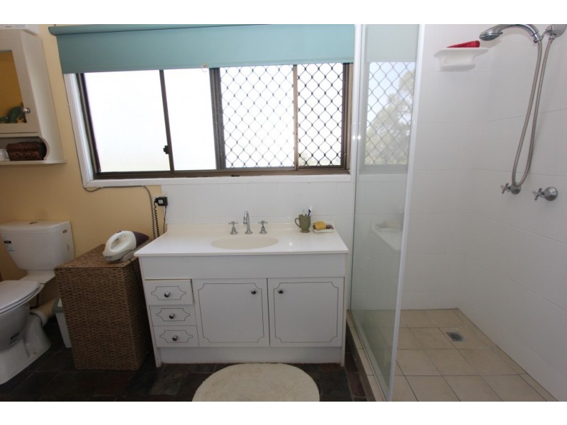 31 North Kerton Rd, Nanango QLD 4615