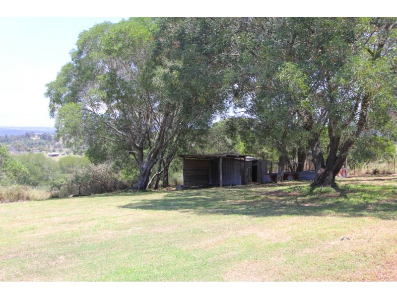 31 North Kerton Rd, Nanango QLD 4615