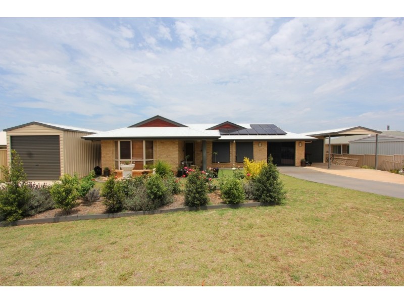 71 Ivy St, Kingaroy QLD 4610