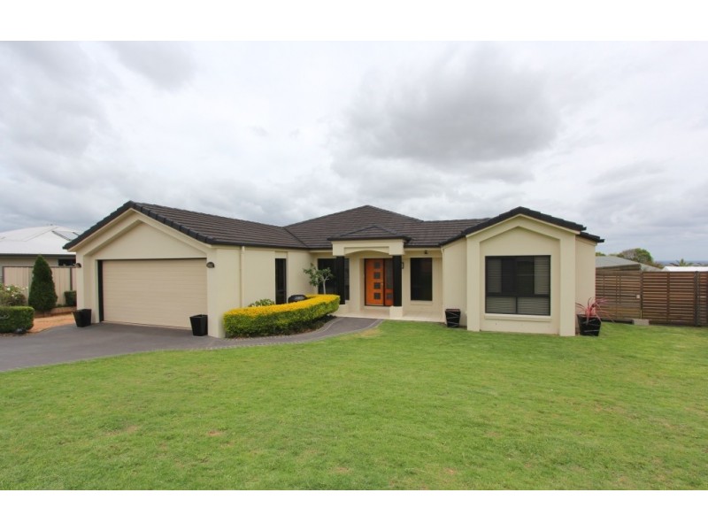 7 Hillview Parade, Kingaroy QLD 4610
