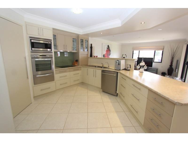 7 Hillview Parade, Kingaroy QLD 4610