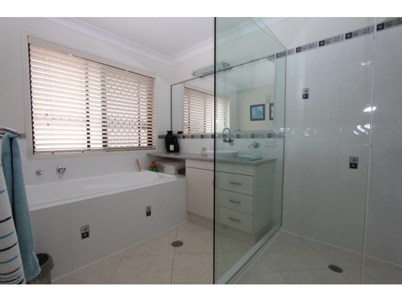 7 Hillview Parade, Kingaroy QLD 4610