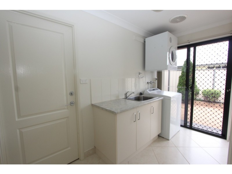 7 Hillview Parade, Kingaroy QLD 4610