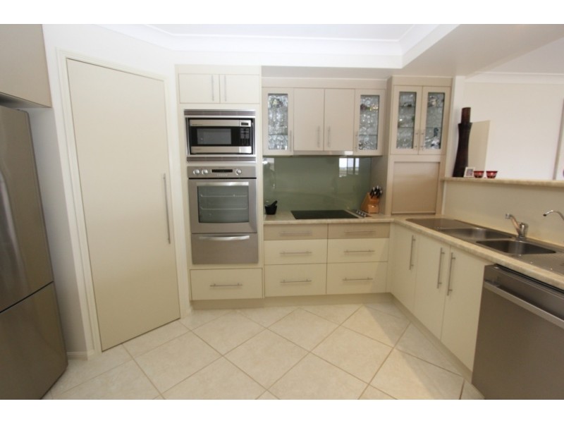 7 Hillview Parade, Kingaroy QLD 4610