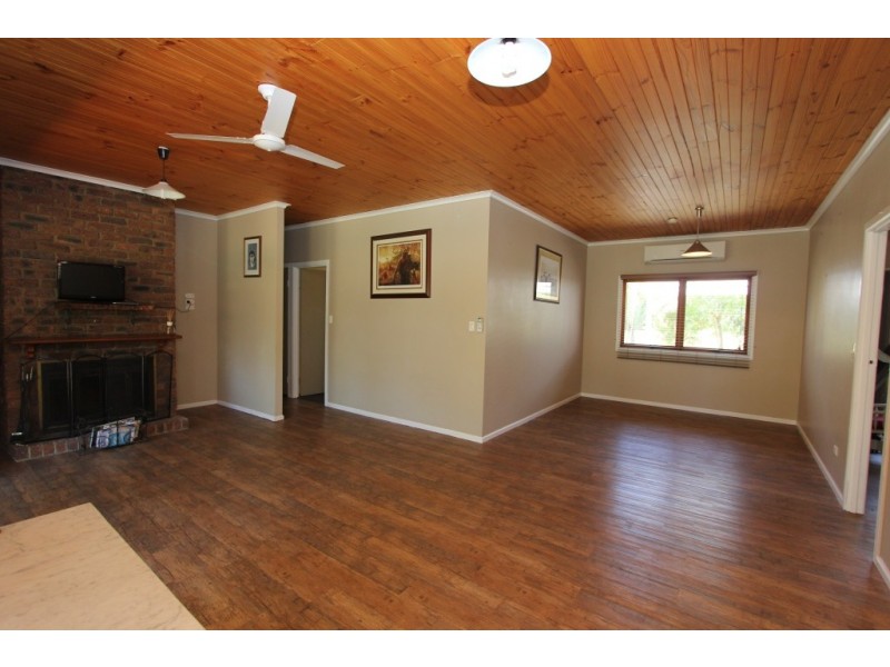 7 Tarong Drive, Kingaroy QLD 4610