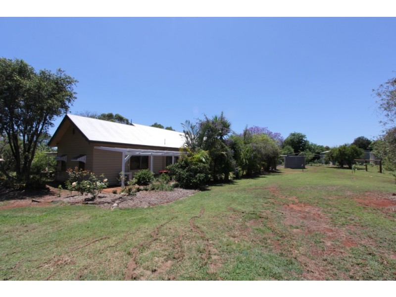 7 Tarong Drive, Kingaroy QLD 4610