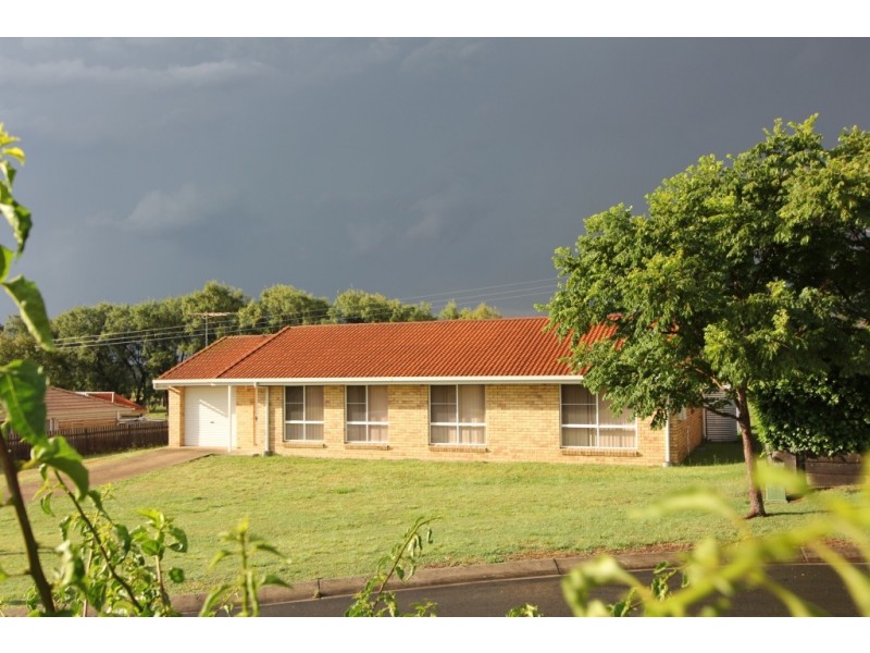 10 Banksia Drive, Kingaroy QLD 4610