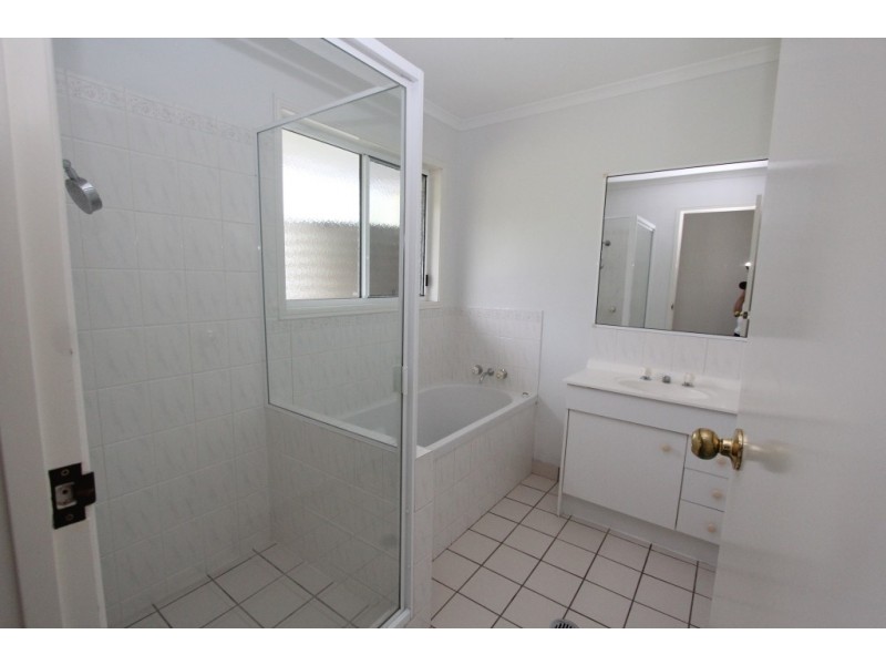 10 Banksia Drive, Kingaroy QLD 4610