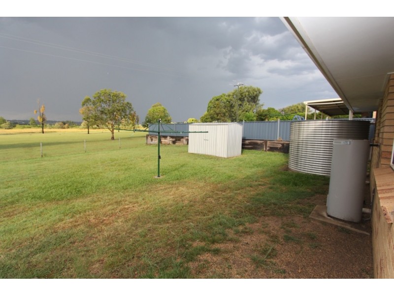 10 Banksia Drive, Kingaroy QLD 4610