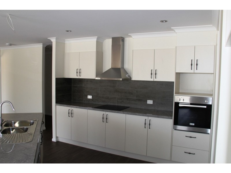8-10 bethany, Kingaroy QLD 4610