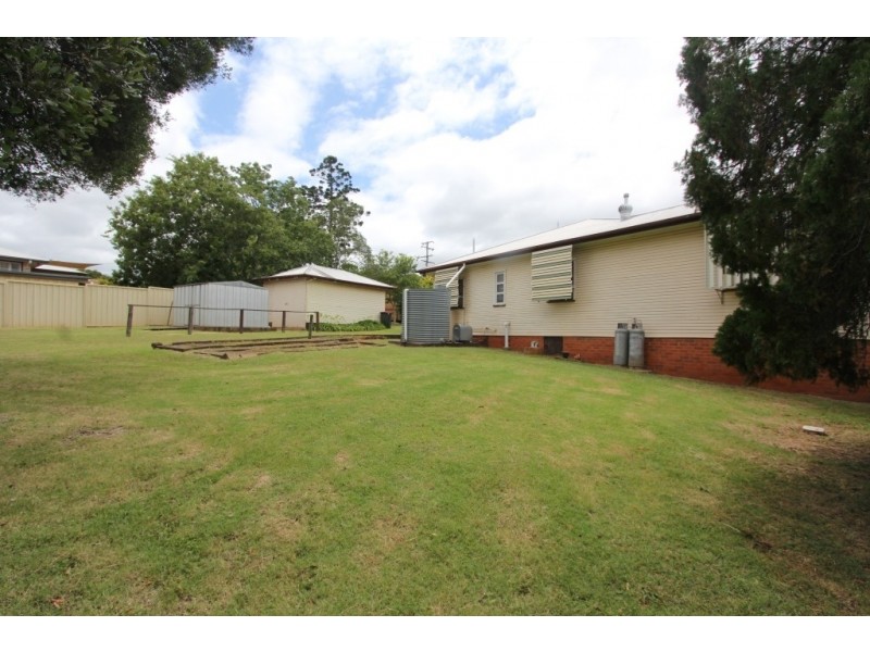 17 Jarrah St, Kingaroy QLD 4610