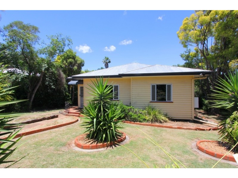 27 Fitzroy St, Kingaroy QLD 4610