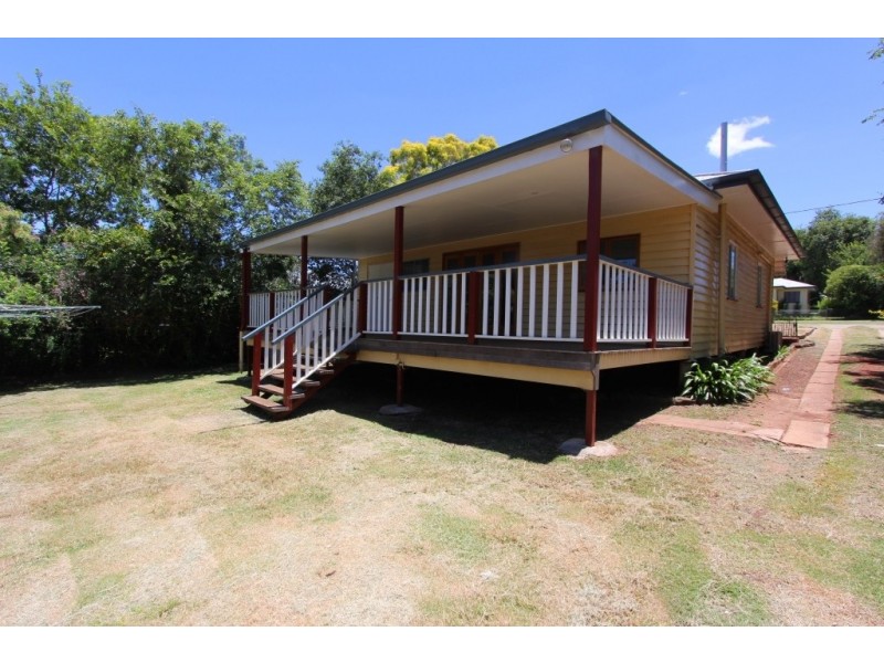 27 Fitzroy St, Kingaroy QLD 4610