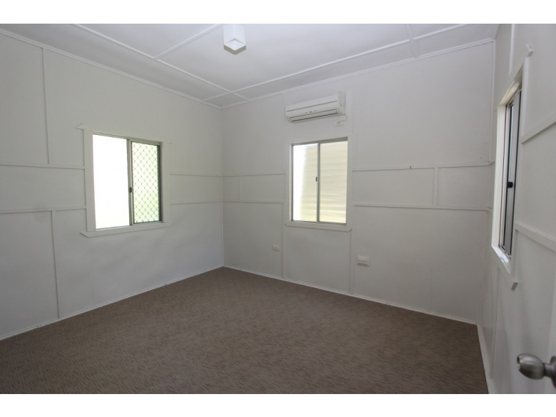 27 Fitzroy St, Kingaroy QLD 4610