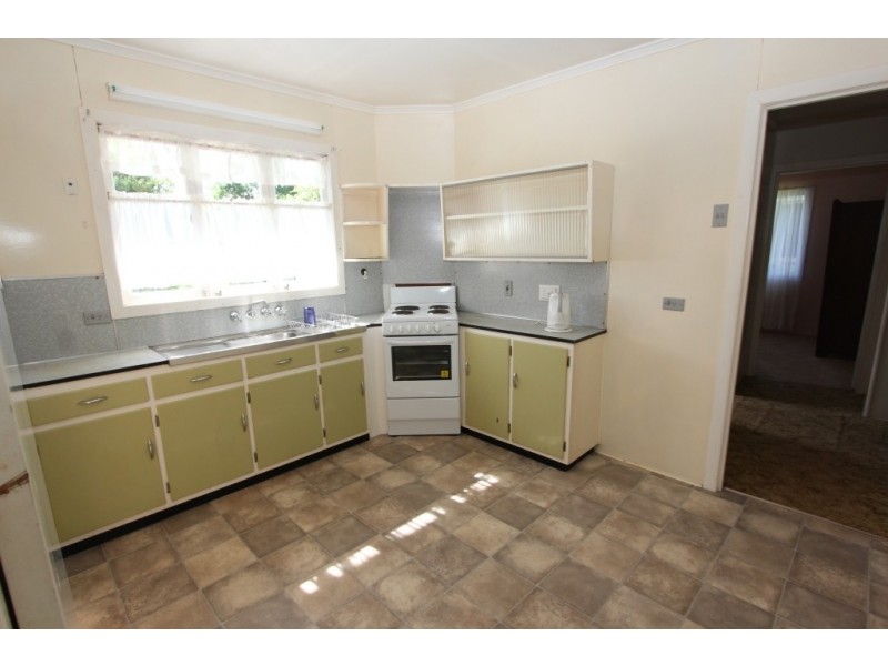 9 Burnett St, Kingaroy QLD 4610