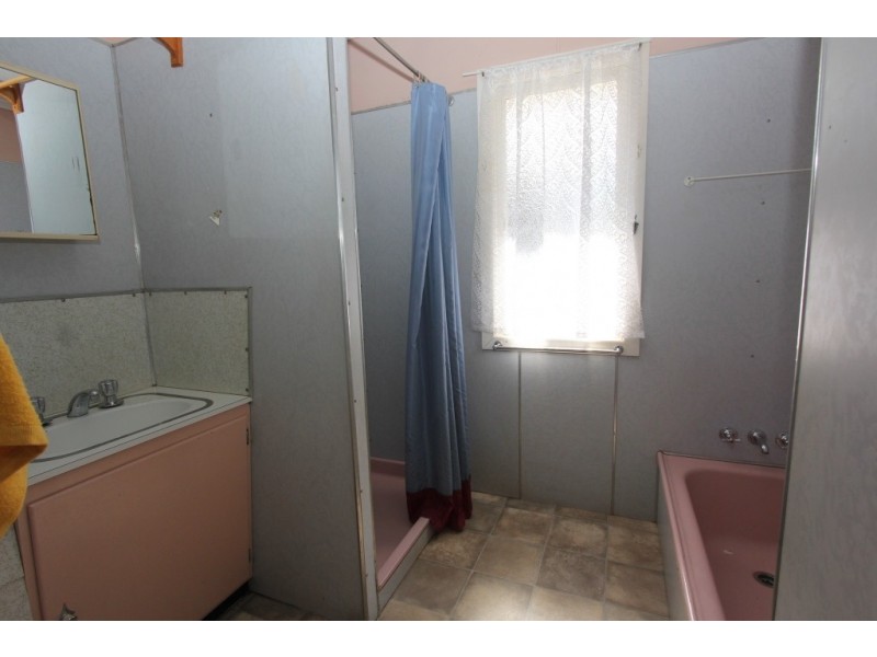 9 Burnett St, Kingaroy QLD 4610