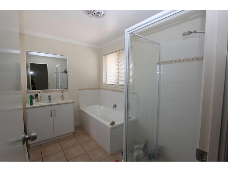 Unit 6, 6 to 8 Gladys St, Kingaroy QLD 4610