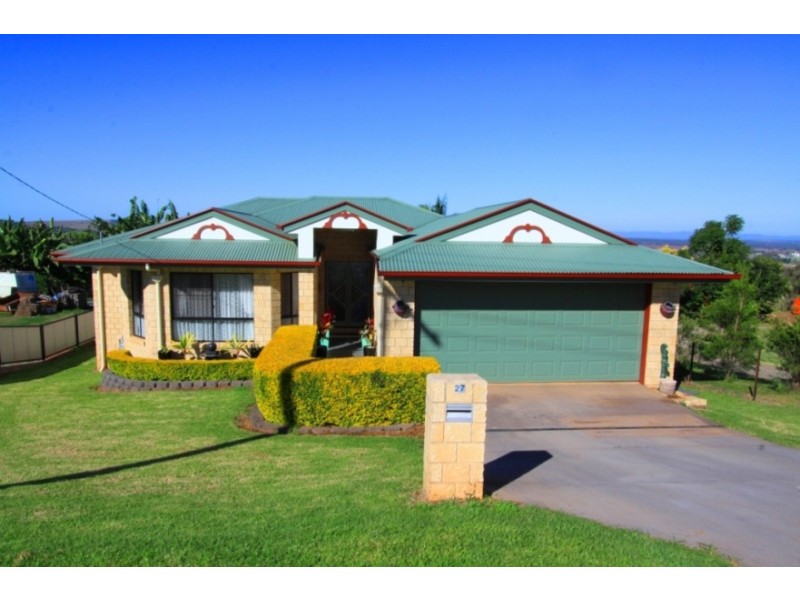 27 Adermann Drive, Kingaroy QLD 4610