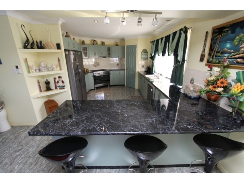 27 Adermann Drive, Kingaroy QLD 4610