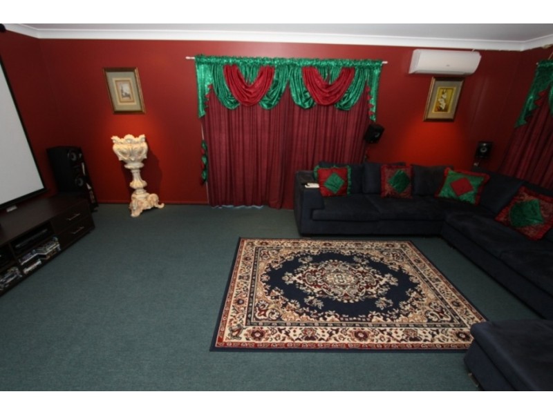 27 Adermann Drive, Kingaroy QLD 4610